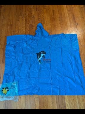 Vintage Sea World Rain Poncho